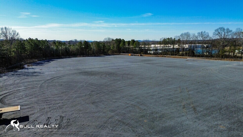 More Photos Of 152 Tyler Dr, Calhoun Warehouse For Lease