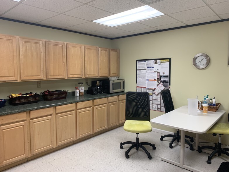 More Photos Of 3200 Steck Ave, Austin Office For Sale