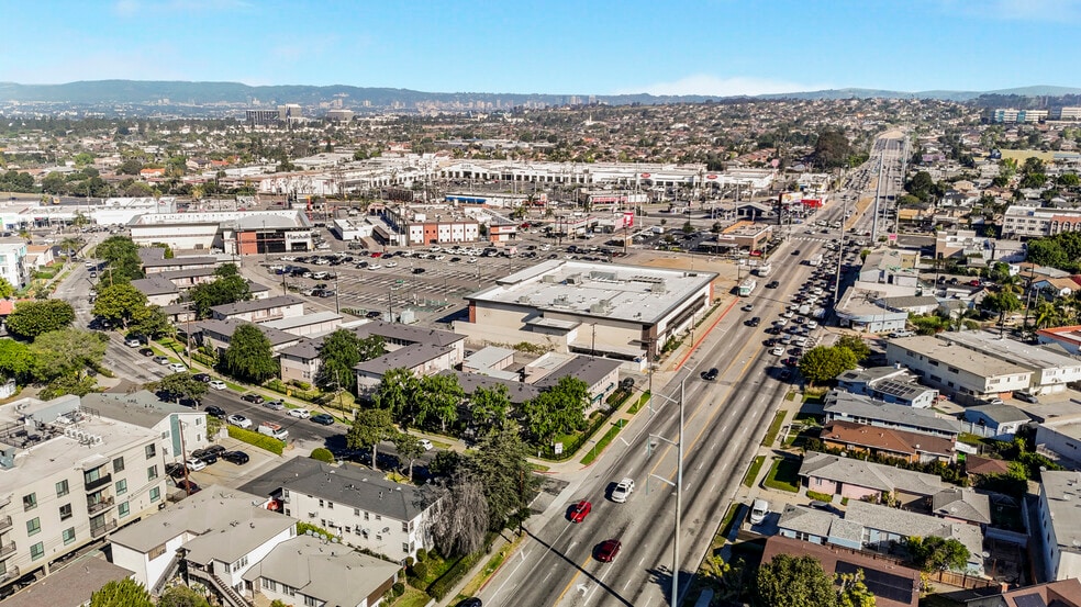 More Photos Of 5202 Knowlton St, Los Angeles Apartments For Sale