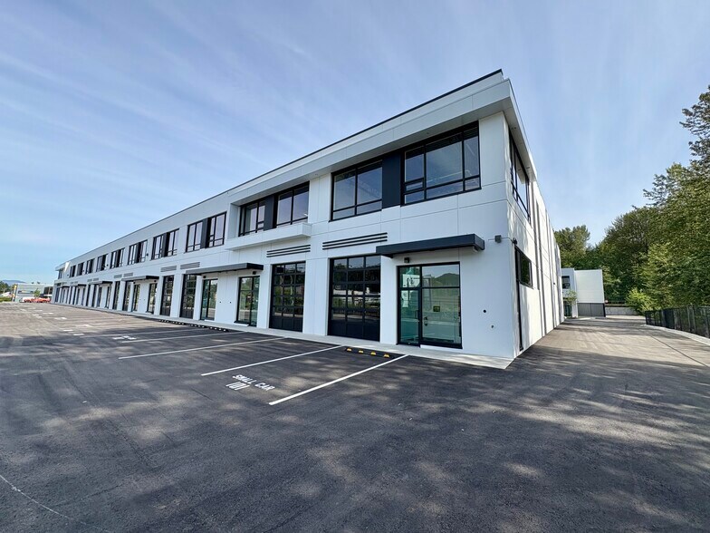 More Photos Of 2660 Barnet Hwy, Coquitlam Warehouse For Sale