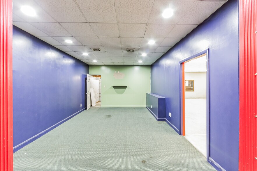 More Photos Of 65 E Fayette St, Uniontown Showroom For Sale