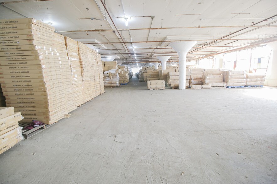 More Photos Of 39 Meade St, Trenton Distribution For Lease