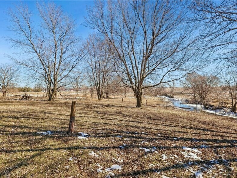 More Photos Of 2005 NE Hubbell Ave, Bondurant Industrial For Sale