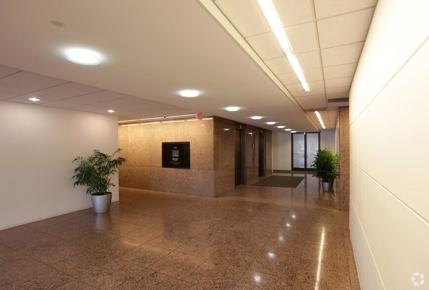 More Photos Of 700 E Butterfield Rd, Lombard Office For Lease