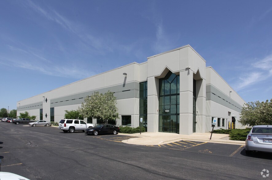 Primary Photo Of 850 Veterans Pky, Bolingbrook Distribution For Lease