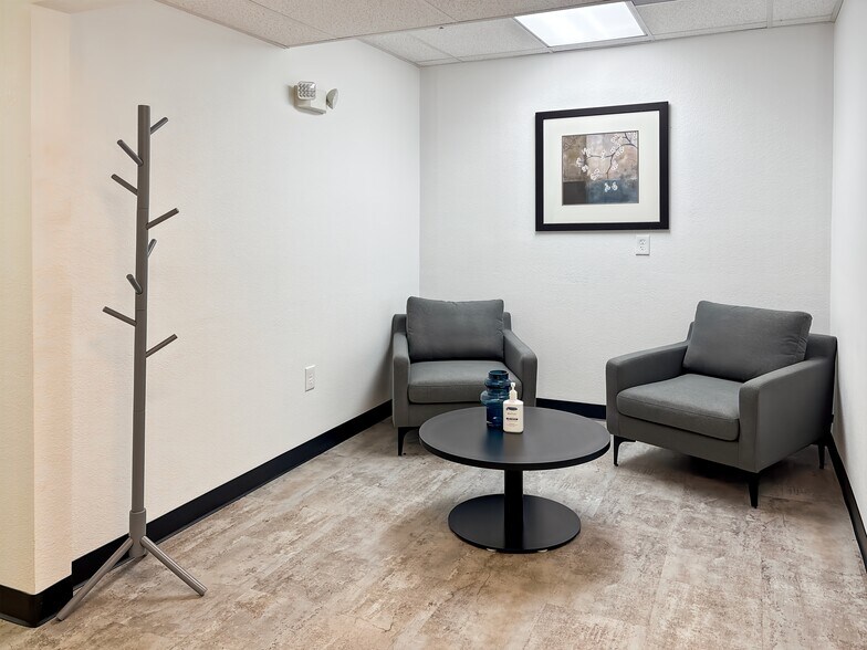 More Photos Of 6301 Mountain Vista St, Henderson Coworking Space