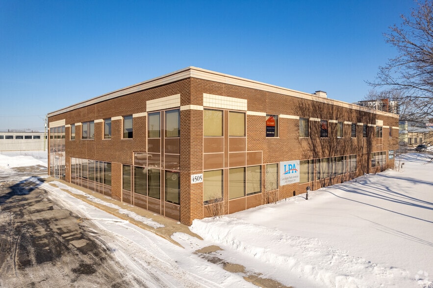 Primary Photo Of 4505 Boul Métropolitain E, Montréal Office For Sale
