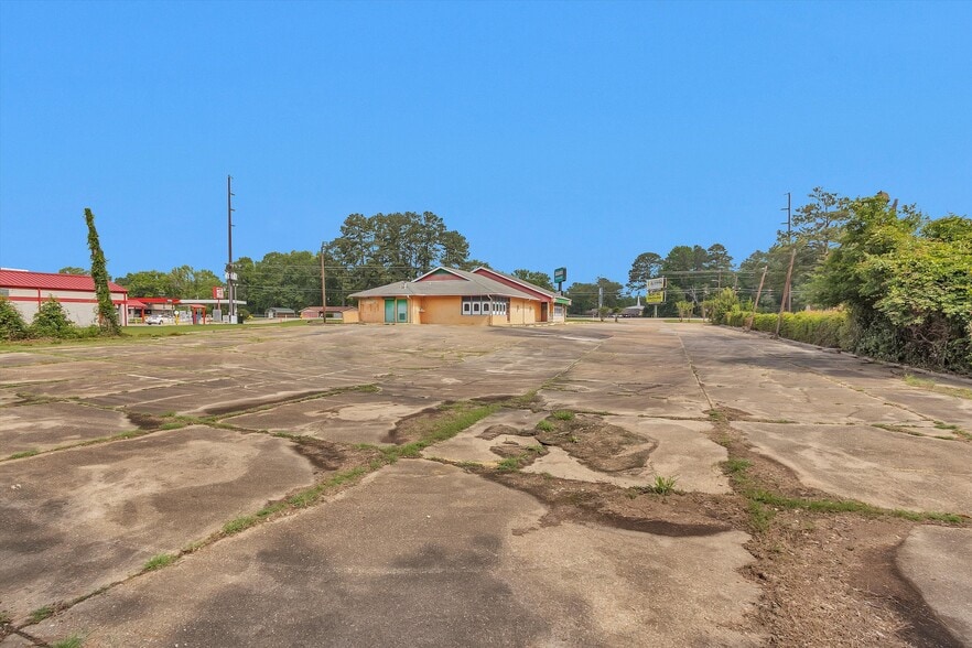 More Photos Of 235 E Gibson St, Jasper Restaurant For Lease