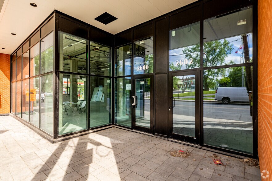 More Photos Of 2600-2608 St Saint-Patrick, Montréal Apartments For Lease