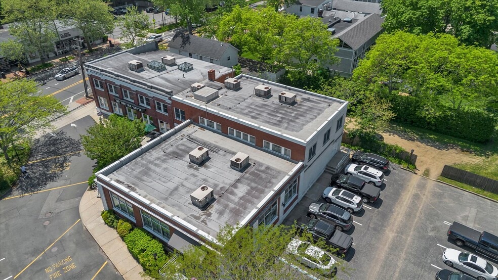More Photos Of 2488 Montauk Hwy, Bridgehampton Freestanding For Lease