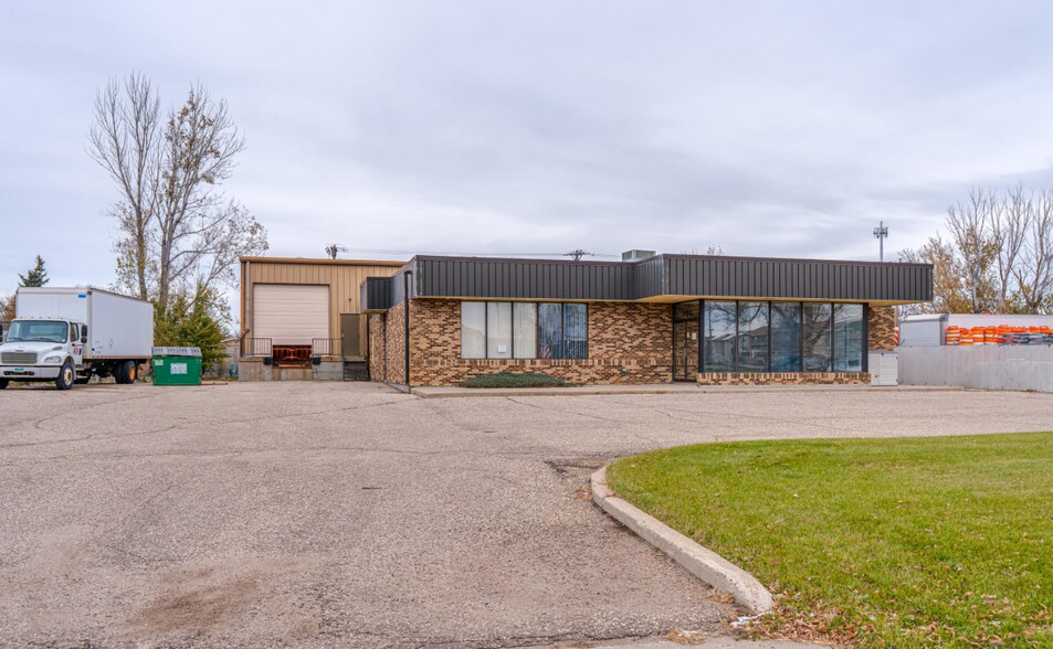 Primary Photo Of 1100 Basin Ave, Bismarck Flex For Sale