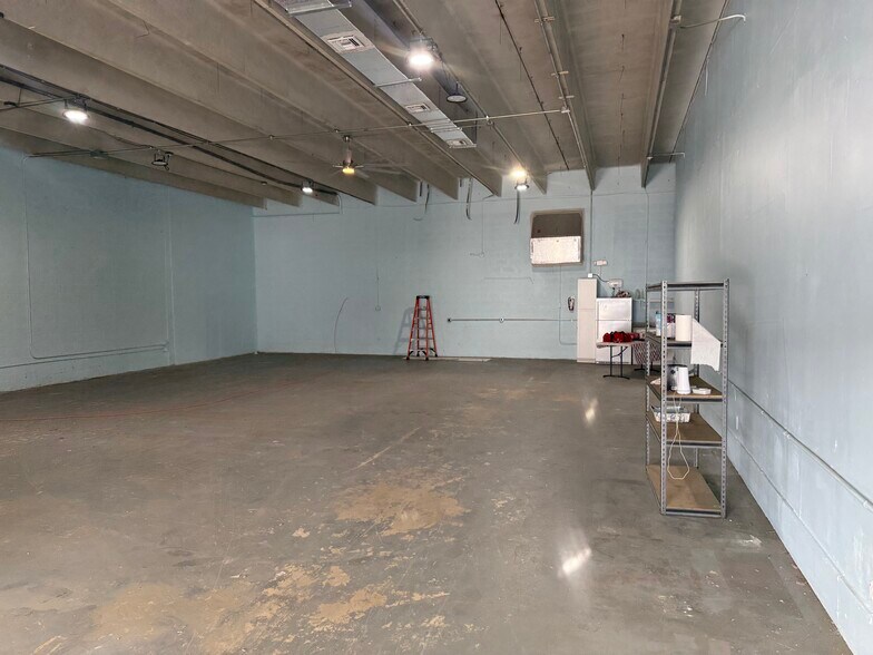 More Photos Of 430 Ansin Blvd, Hallandale Beach Warehouse For Lease