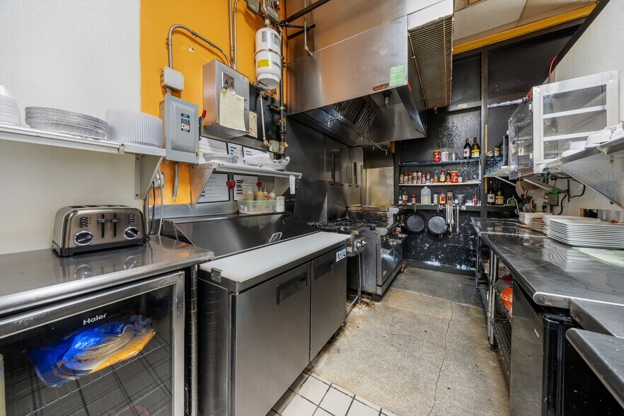 More Photos Of 212 S Olive Ave, West Palm Beach Apartments For Sale