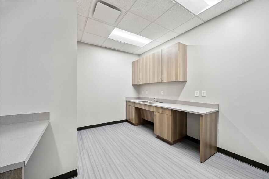 More Photos Of 14450 John F Kennedy Blvd, Houston Office For Lease