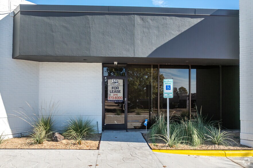 More Photos Of 1720-1780 Northwest Hwy, Garland Storefront Retail Office For Lease