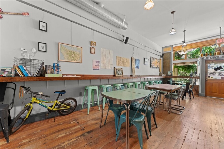 More Photos Of 3039 SE Stark St, Portland Storefront Retail Residential For Sale