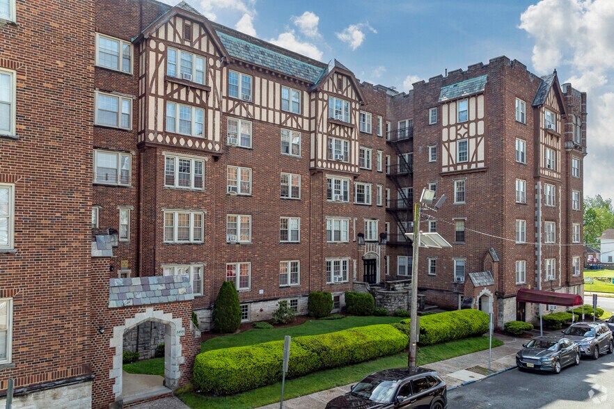 More Photos Of 555 E 27th St, Paterson Apartments For Sale
