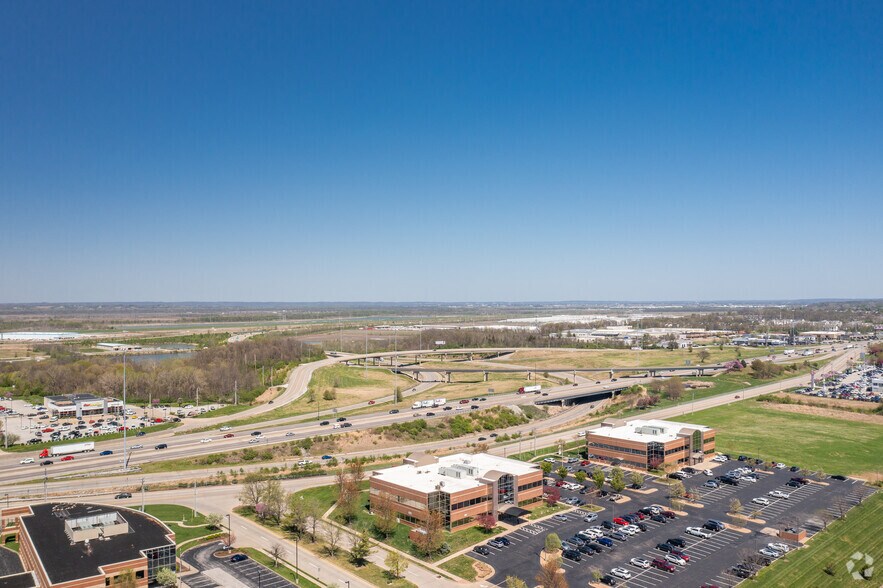 More Photos Of 5401 Veterans Memorial Pky, Saint Peters Office For Lease