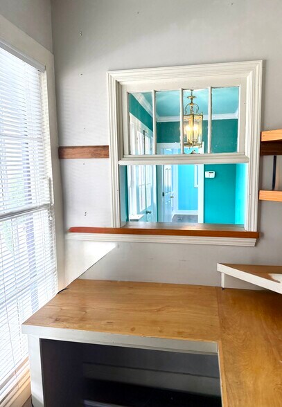 More Photos Of 777 Watkins Ave, Gulfport Office For Sale