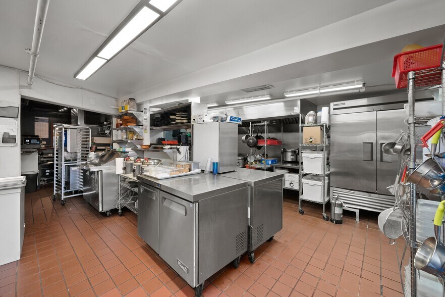 More Photos Of 1127 Broad St, San Luis Obispo Storefront For Sale