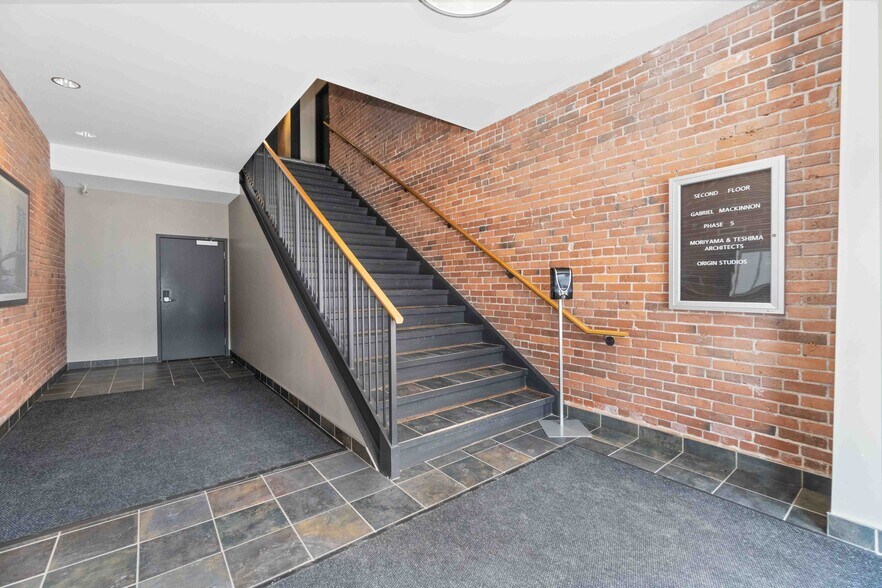 More Photos Of 109 Murray St, Ottawa Office For Lease