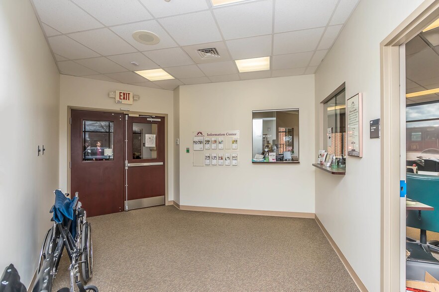 More Photos Of 5323-5345 Hendron Rd, Groveport Medical For Lease