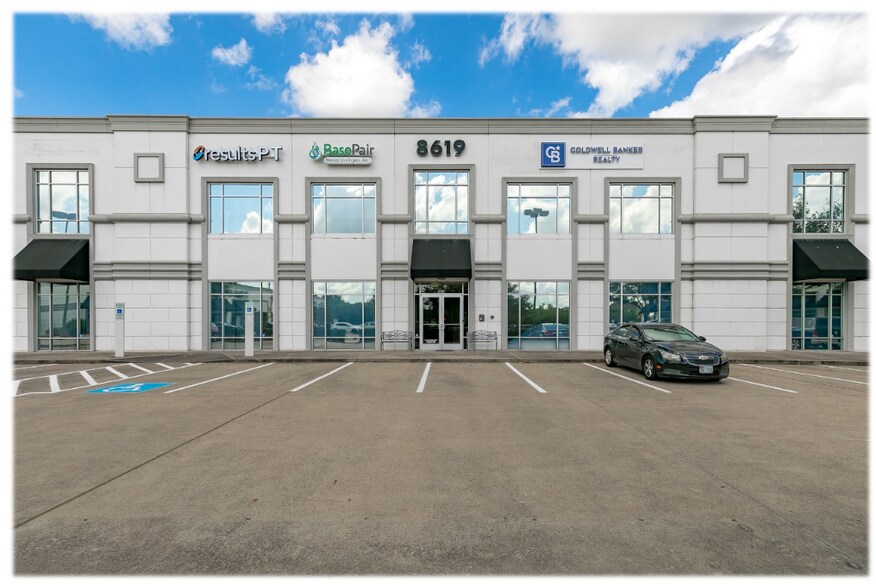 Primary Photo Of 8619 Broadway St, Pearland Medical For Lease