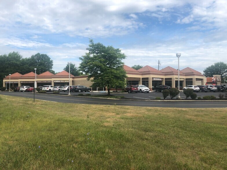 More Photos Of 12190-12214 Pearl Rd, Strongsville Unknown For Lease