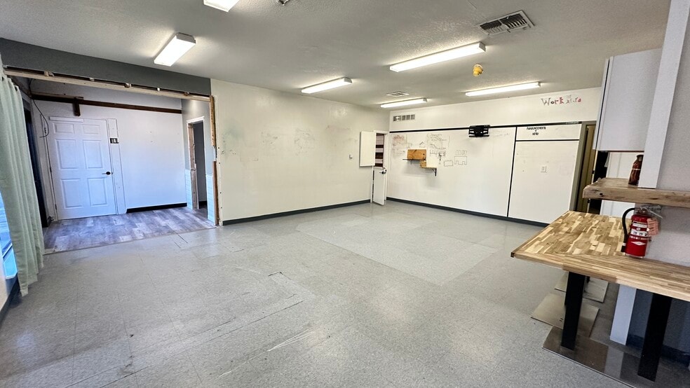 More Photos Of 4119 W FM 2147, Cottonwood Shores Storefront Retail Office For Lease