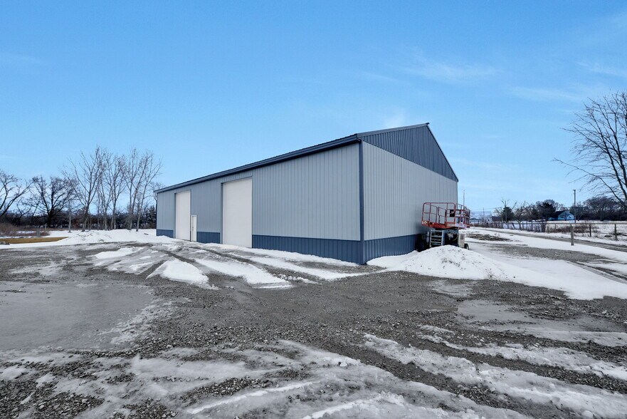 More Photos Of 5263 Harrisburg Pike, Grove City Warehouse For Lease