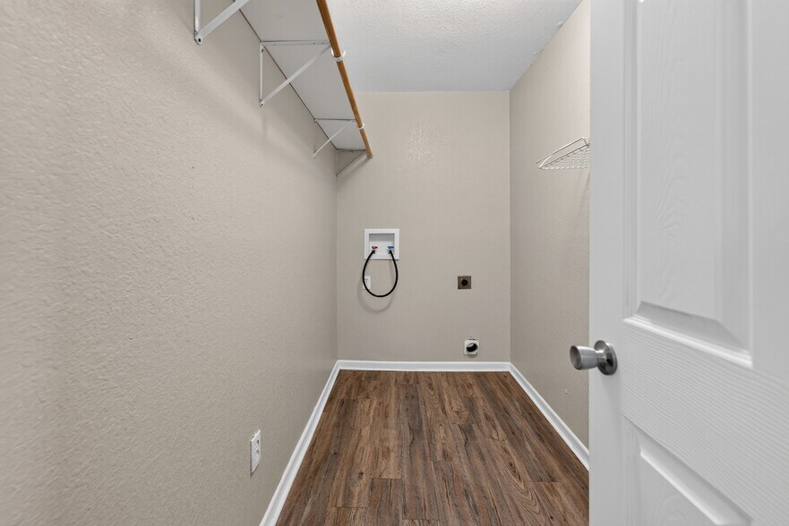 More Photos Of 505 Bub Hayner Rd, Karnack Apartments For Sale
