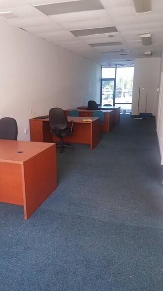 More Photos Of 6463-6501 102nd Ave, Pinellas Park Storefront For Lease