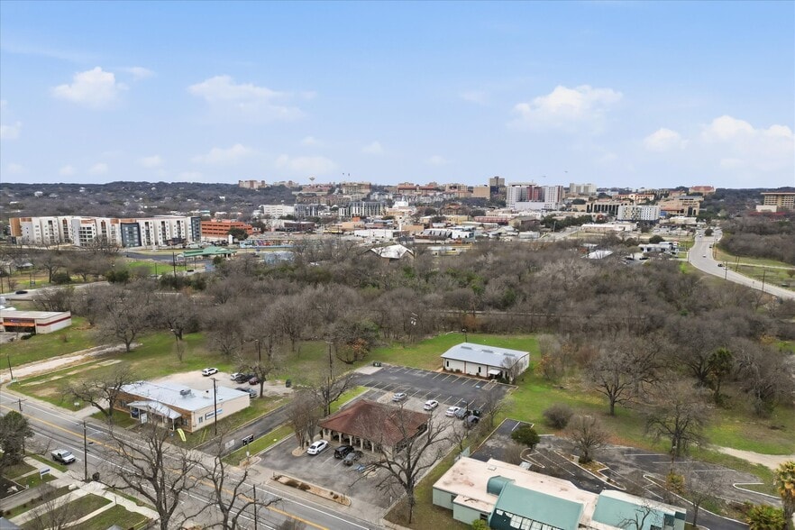 More Photos Of 321 Cheatham St, San Marcos Office For Sale
