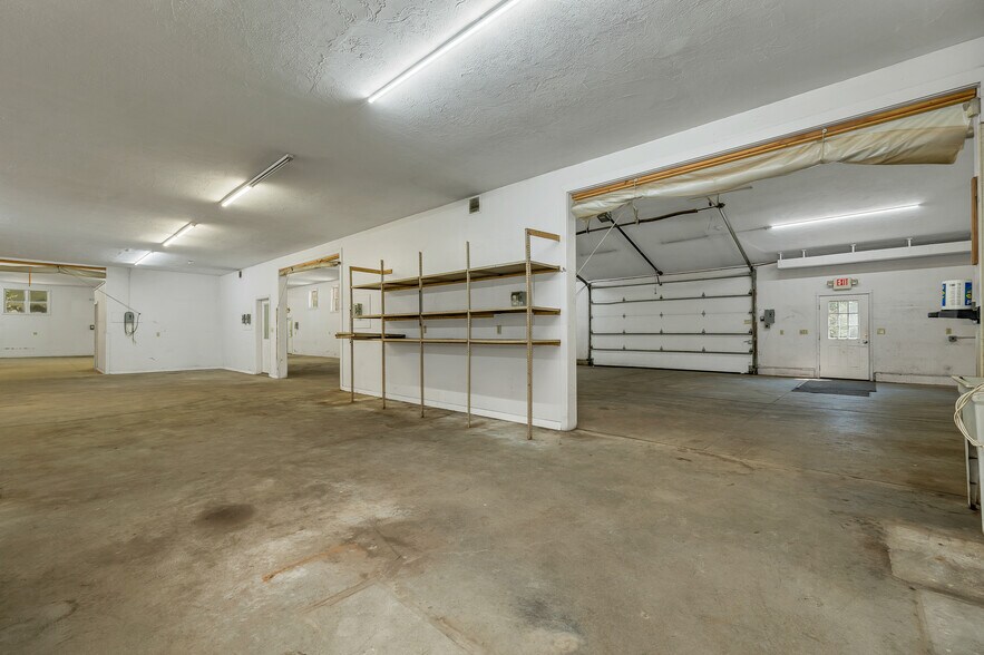 More Photos Of 147 Middle Rd, Center Tuftonboro Warehouse For Sale