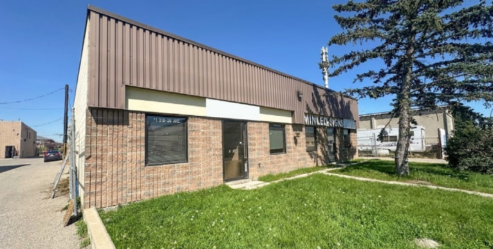 Primary Photo Of 318 36th Ave NE, Calgary Flex For Lease