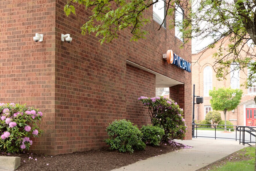 More Photos Of 200 W Broad St, Hazleton Bank For Sale