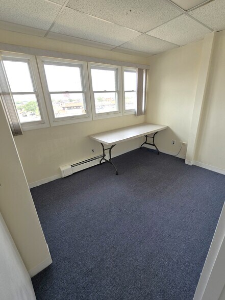 More Photos Of 212 W Park Ave, Long Beach Office For Lease