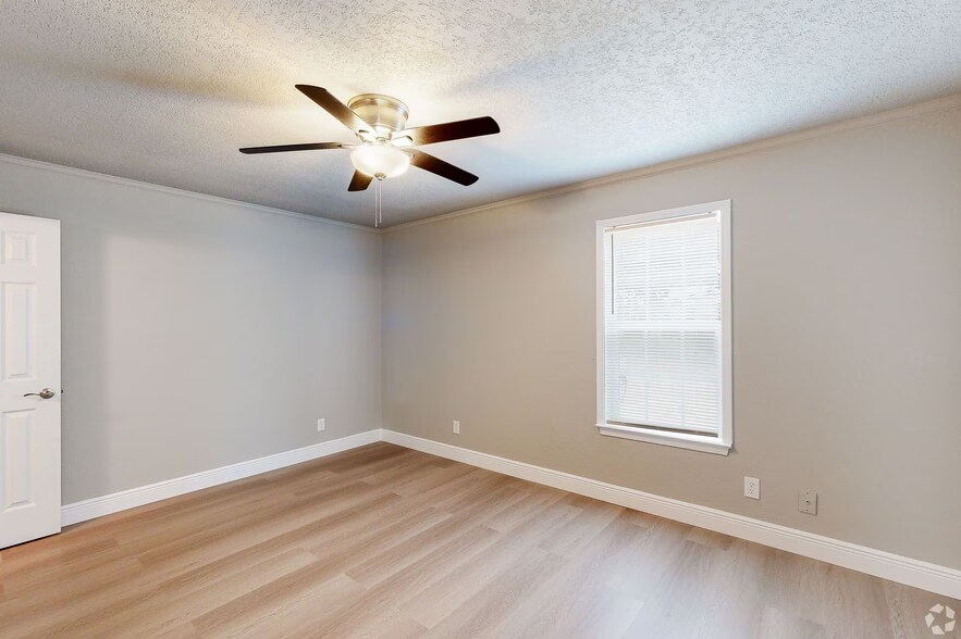 More Photos Of 1910 Southern Ave, Biloxi Apartments For Sale