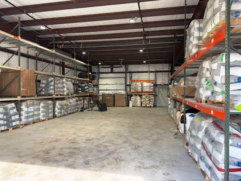 More Photos Of 6551 Corporate Park Cir, Fort Myers Warehouse For Lease