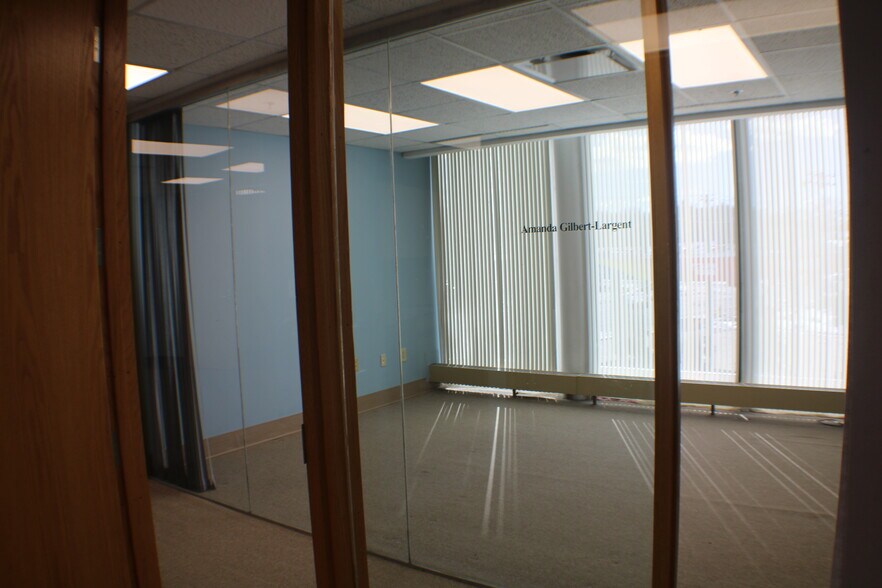 More Photos Of 97 Washington Ave, North Haven Medical For Lease