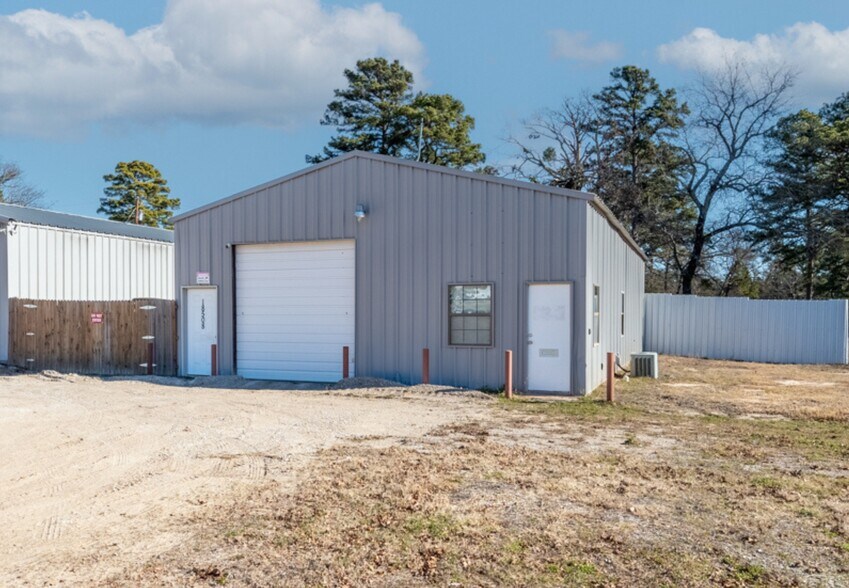 More Photos Of 18508 US Highway 69 N, Lindale Warehouse For Sale