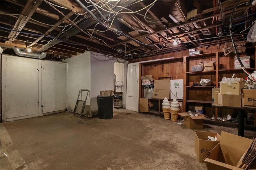 More Photos Of 401 Bridge St, Cornell Restaurant For Sale