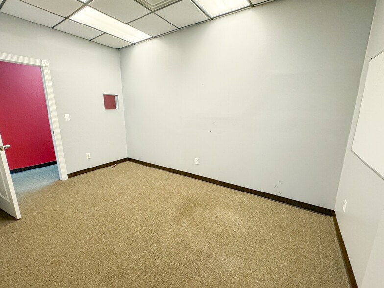 More Photos Of 15203 N Holly Rd, Holly General Retail For Sale