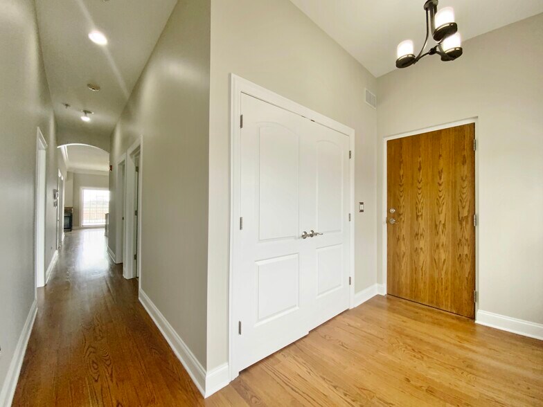 More Photos Of 219 White St, Frankfort Office Residential For Sale