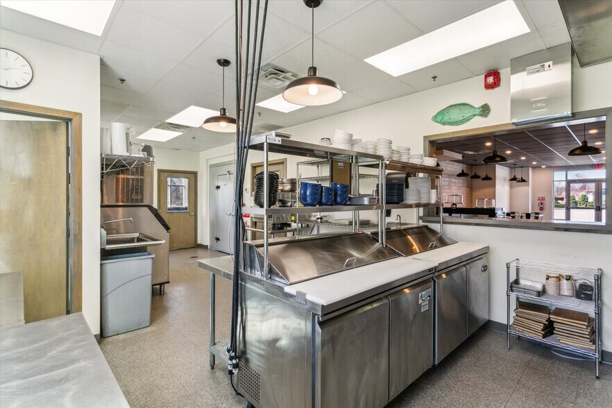 More Photos Of 6824 Colemans Crossing Ave, Hayes Storefront Retail Office For Lease