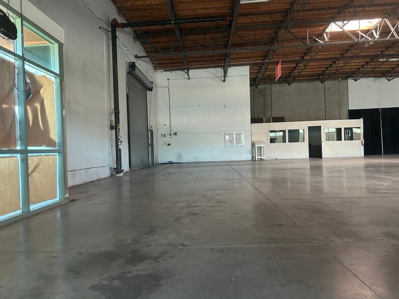 More Photos Of 5200-5234 Gateway Plaza Dr, Benicia Warehouse For Sale