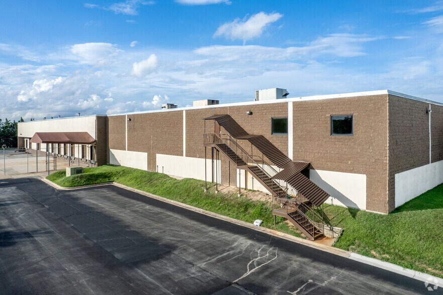 Primary Photo Of 6720 Baymeadow Dr, Glen Burnie Warehouse For Lease