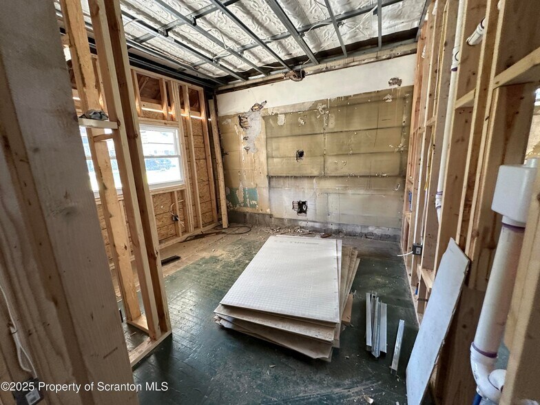 More Photos Of 433-439 Main Rd, Hanover Township General Retail For Sale