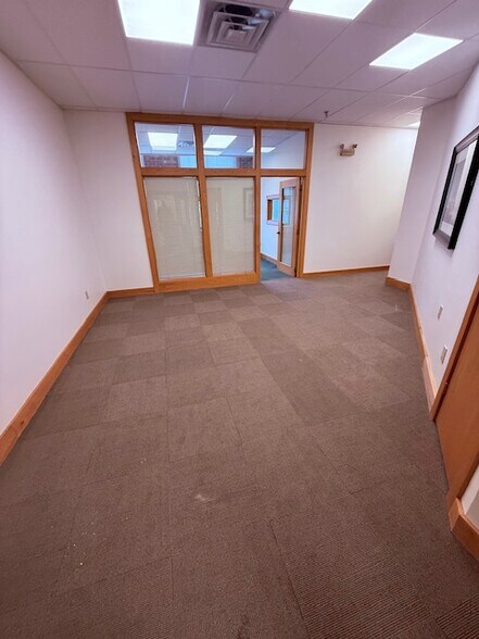 More Photos Of 2 Storer St, Kennebunk Office For Lease