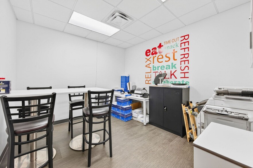 More Photos Of 930 S Harbor City Blvd SW, Melbourne Office For Sale